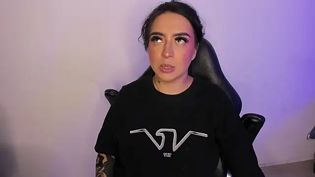 AnnikaMerliahh  online show from September 26, 2025, 4:41 am