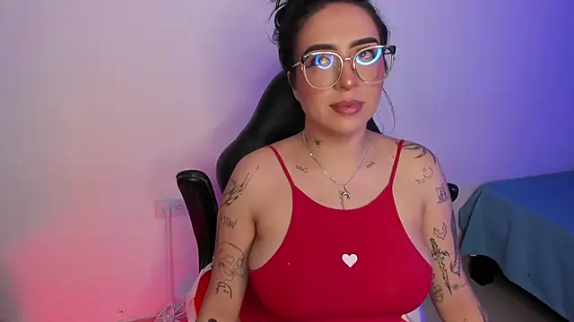 AnnikaMerliahh  online show from September 17, 2025, 4:14 am