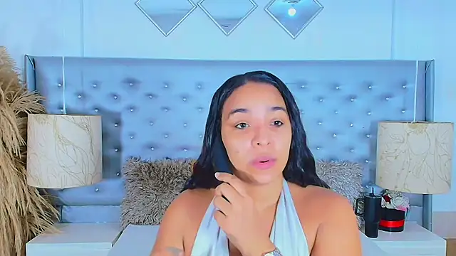 EileenBenzon online show from September 8, 2025, 4:06 pm