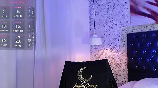 Layla crazybaby  online show from December 30, 2024, 8:25 pm