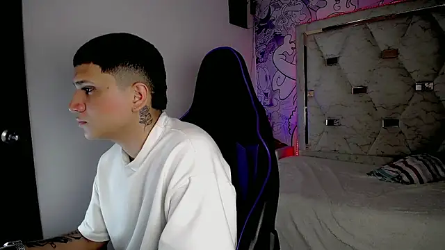 Brayan lopezz online show from April 25, 2026, 9:34 am