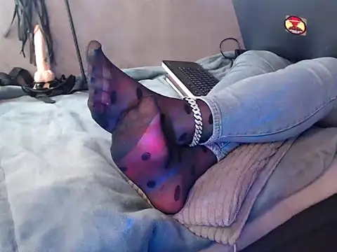 Snapshot of GoddessMonicaNylon chatting on October 31, 2025, 12:46 pm GoddessMonicaNylon online show from October 31, 2025, 12:46 pm