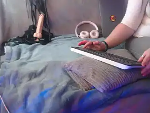 Snapshot of GoddessMonicaNylon chatting on October 7, 2025, 10:00 pm GoddessMonicaNylon online show from October 7, 2025, 10:00 pm