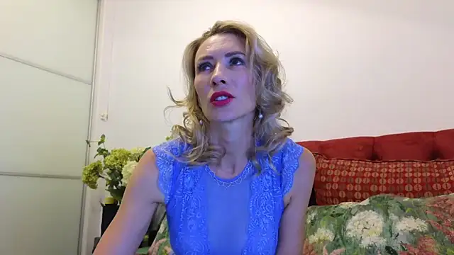  Maddalena  online show from September 10, 2025, 8:30 pm