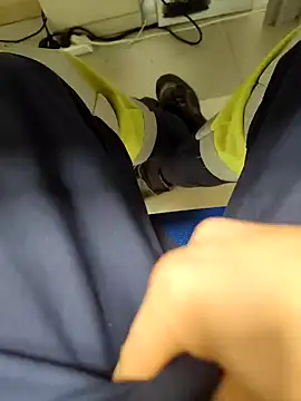 coppiapazza online show from January 18, 2025, 7:37 pm