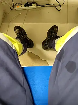 coppiapazza online show from February 4, 2025, 4:39 pm