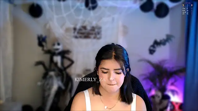 kim zaratte online show from October 15, 2025, 1:04 am