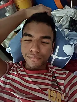 Snapshot of Reynold2608 chatting on November 23, 2025, 7:57 pm Reynold2608 online show from November 23, 2025, 7:57 pm