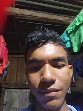 Snapshot of Reynold2608 chatting on July 12, 2026, 4:02 am Reynold2608 online show from July 12, 2026, 4:02 am