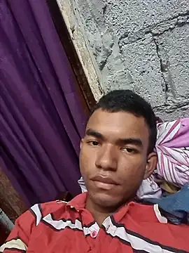 Snapshot of Reynold2608 chatting on November 19, 2025, 3:45 pm Reynold2608 online show from November 19, 2025, 3:45 pm