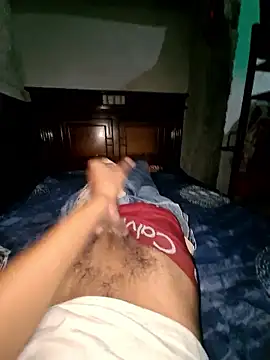 Snapshot of Reynold2608 chatting on January 8, 2026, 4:18 am Reynold2608 online show from January 8, 2026, 4:18 am