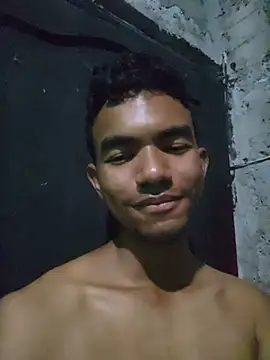Snapshot of Reynold2608 chatting on July 8, 2026, 1:19 am Reynold2608 online show from July 8, 2026, 1:19 am