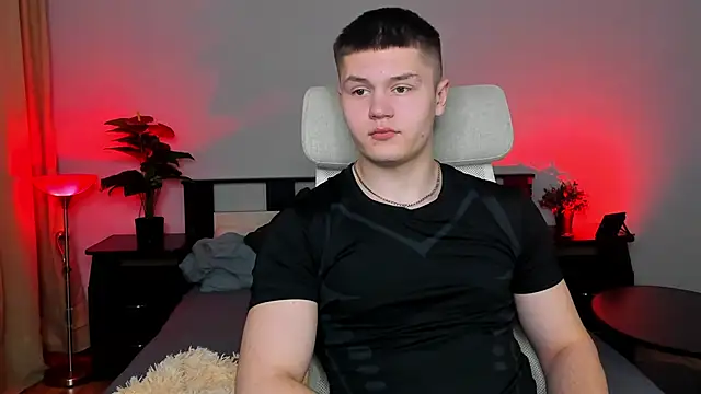 Snapshot of naughty_evan chatting on February 2, 2025, 7:14 pm naughty evan online show from February 2, 2025, 7:14 pm