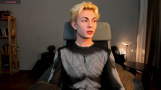 Snapshot of naughty_evan chatting on January 24, 2025, 11:59 am naughty evan online show from January 24, 2025, 11:59 am