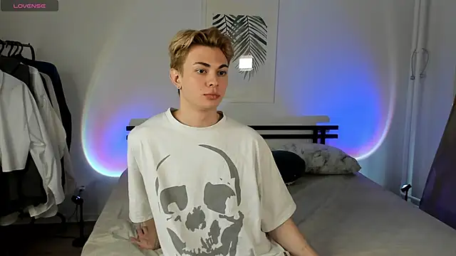 Snapshot of naughty_evan chatting on March 18, 2025, 10:07 am naughty evan online show from March 18, 2025, 10:07 am