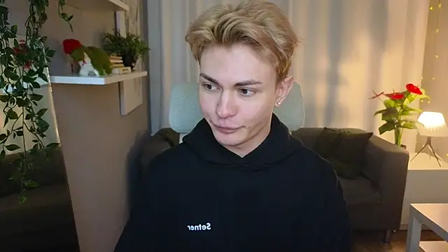 Snapshot of naughty_evan chatting on March 3, 2025, 3:22 pm naughty evan online show from March 3, 2025, 3:22 pm