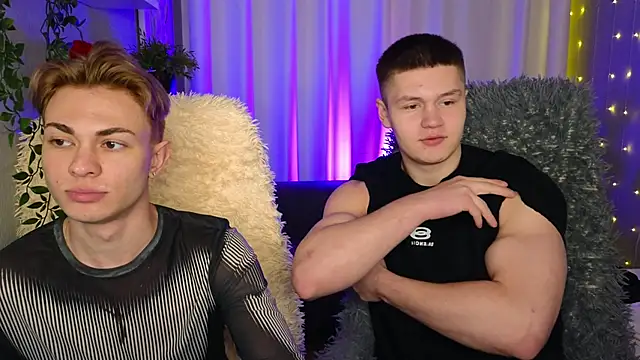 Snapshot of naughty_evan chatting on February 3, 2025, 1:30 pm naughty evan online show from February 3, 2025, 1:30 pm