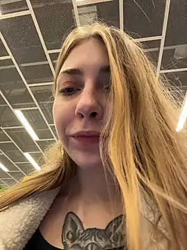 Sunny   Bunny online show from October 14, 2025, 8:26 am