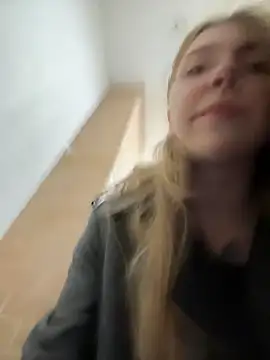 Sunny   Bunny online show from October 26, 2025, 1:11 pm