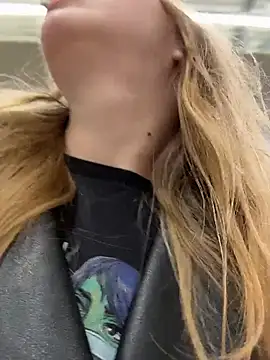 Sunny   Bunny online show from October 7, 2025, 8:15 am