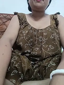 Snapshot of Priya_2222 chatting on June 17, 2026, 7:35 pm Priya 2222 online show from June 17, 2026, 7:35 pm