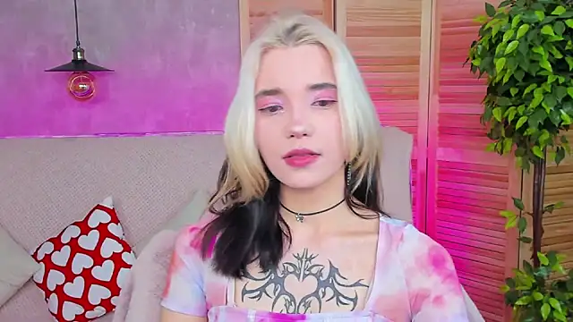 as1an girlfriend online show from February 27, 2025, 10:11 am