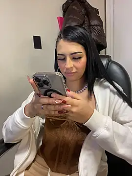 Snapshot of Hilary_pinkk chatting on April 30, 2026, 2:51 am Hilary pinkk online show from April 30, 2026, 2:51 am