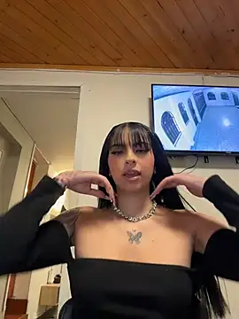 Hilary pinkk online show from June 25, 2026, 5:12 am