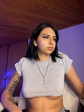 Snapshot of Hilary_pinkk chatting on April 26, 2026, 11:46 pm Hilary pinkk online show from April 26, 2026, 11:46 pm