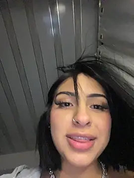 Hilary pinkk online show from December 14, 2025, 2:07 am