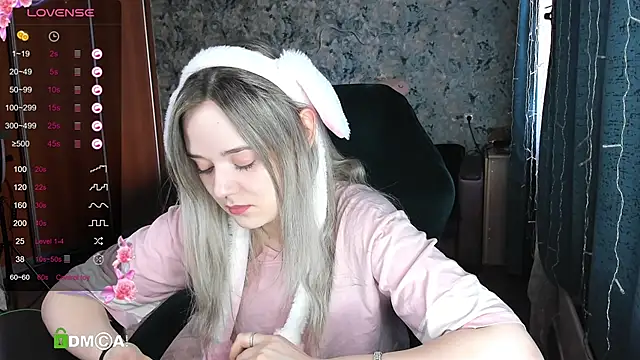 Your small bunny online show from March 14, 2025, 4:10 am