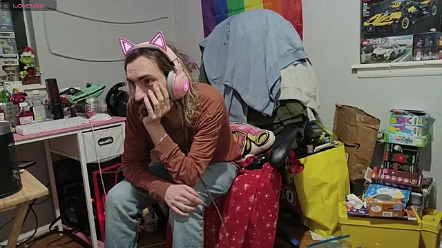 tallnerdyguy online show from May 19, 2026, 1:56 am
