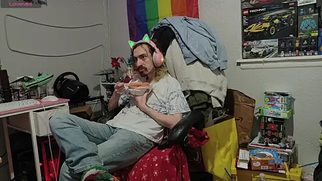 tallnerdyguy online show from May 14, 2026, 3:58 am