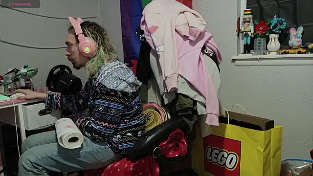 tallnerdyguy online show from February 12, 2026, 3:28 am