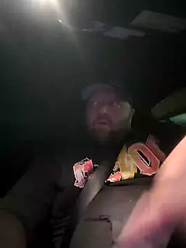 Snapshot of Strong_Bear89 chatting on January 14, 2025, 12:33 am Strong Bear89 online show from January 14, 2025, 12:33 am