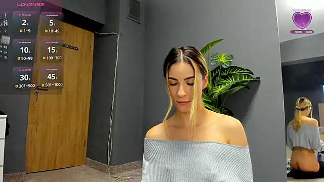 LaurynCopper online show from October 4, 2025, 9:11 am