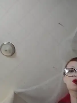 ivylee31 online show from June 6, 2026, 9:31 pm