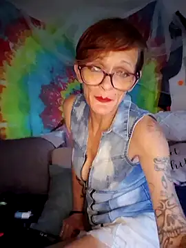 ivylee31 online show from June 25, 2026, 10:37 pm