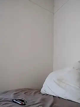 ivylee31 online show from November 13, 2025, 5:50 pm