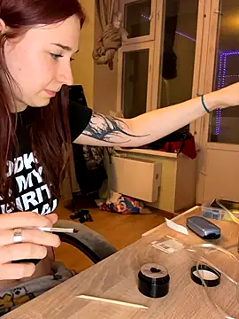 Shirley Thomas online show from September 14, 2025, 8:31 pm