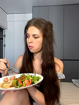 CurlyLara online show from September 28, 2025, 10:44 am