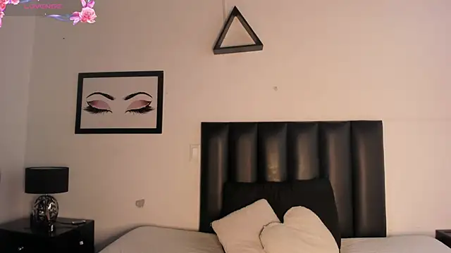 Khenta Michells online show from January 6, 2026, 11:14 am