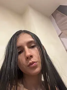 Snapshot of Antonella_and_axel_ chatting on October 22, 2025, 9:24 pm Antonella and axel online show from October 22, 2025, 9:24 pm