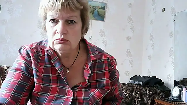 Ettie Tonia online show from October 14, 2025, 7:42 am