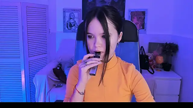 Elainebeness online show from October 26, 2025, 7:14 pm