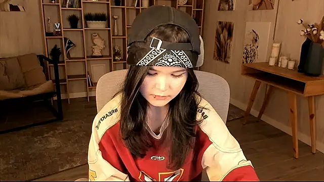 Elainebeness online show from October 8, 2025, 7:36 pm