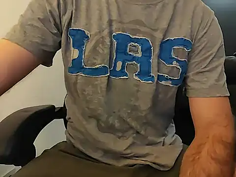 Snapshot of jayb0y61 chatting on October 29, 2025, 4:22 am jayb0y61 online show from October 29, 2025, 4:22 am