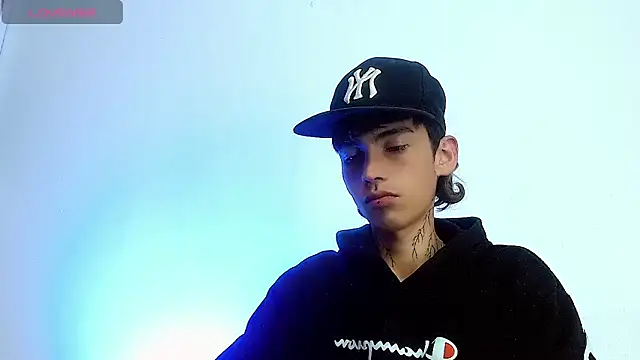 ttimy x boy online show from November 18, 2025, 3:54 am