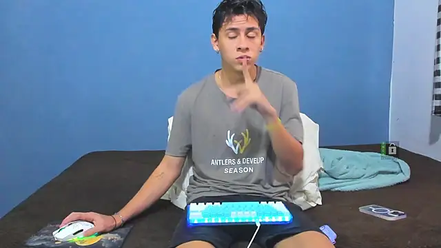 Snapshot of Kanterfun chatting on December 4, 2024, 1:14 pm Kanterfun online show from December 4, 2024, 1:14 pm