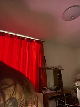 Miss oliviaa online show from May 5, 2026, 6:33 pm
